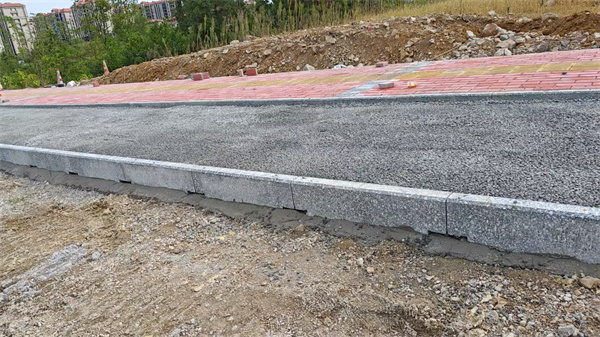 貴州黔貴建筑工程有限公司六安高速第LAFJ-1項(xiàng)目房建綠化